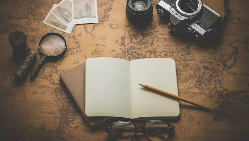 photo 1452421822248 d4c2b47f0c81