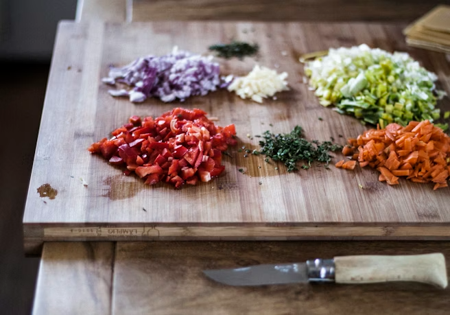 photo 1586197103709 a0b1f31b76ff